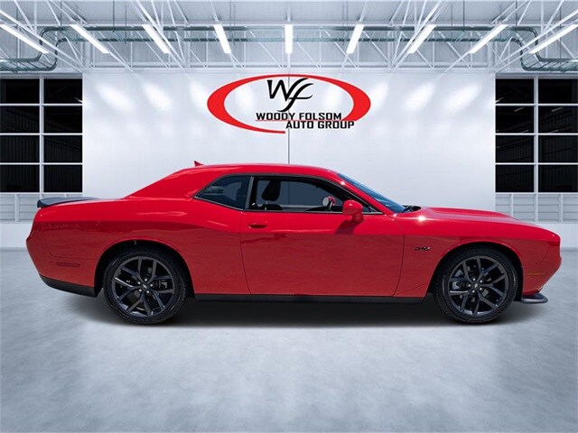 2023 Dodge Challenger R/T photo 2