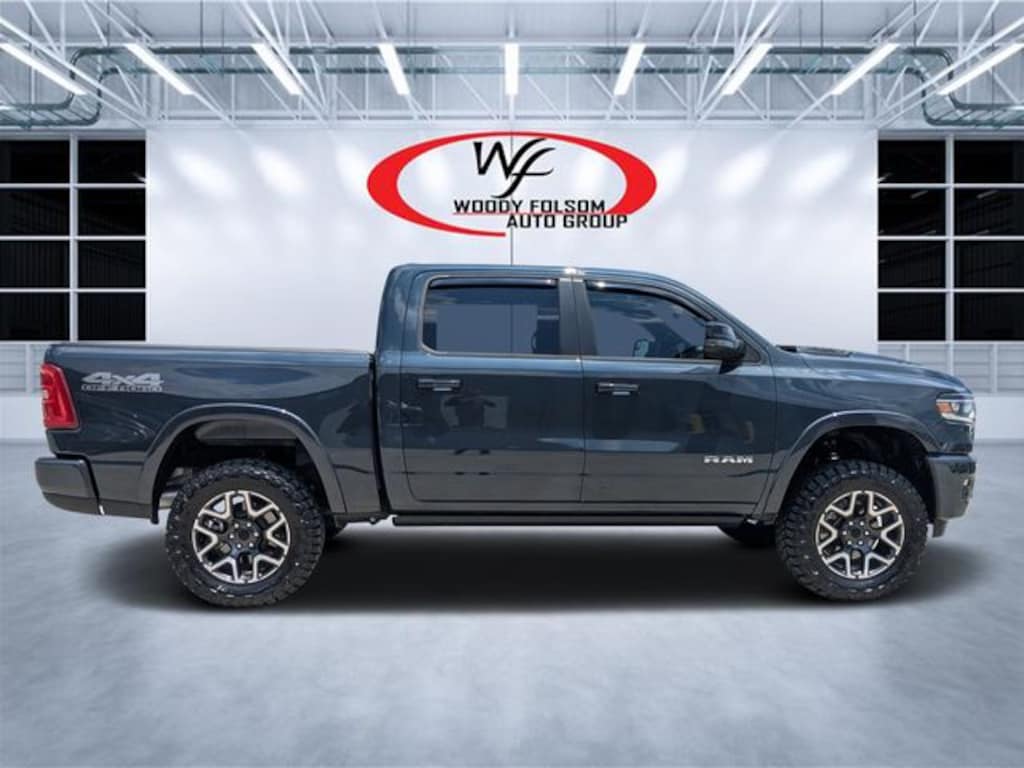 New 2026 Ram 1500 LARAMIE CREW CAB 4X4 5'7 BOX Pickup