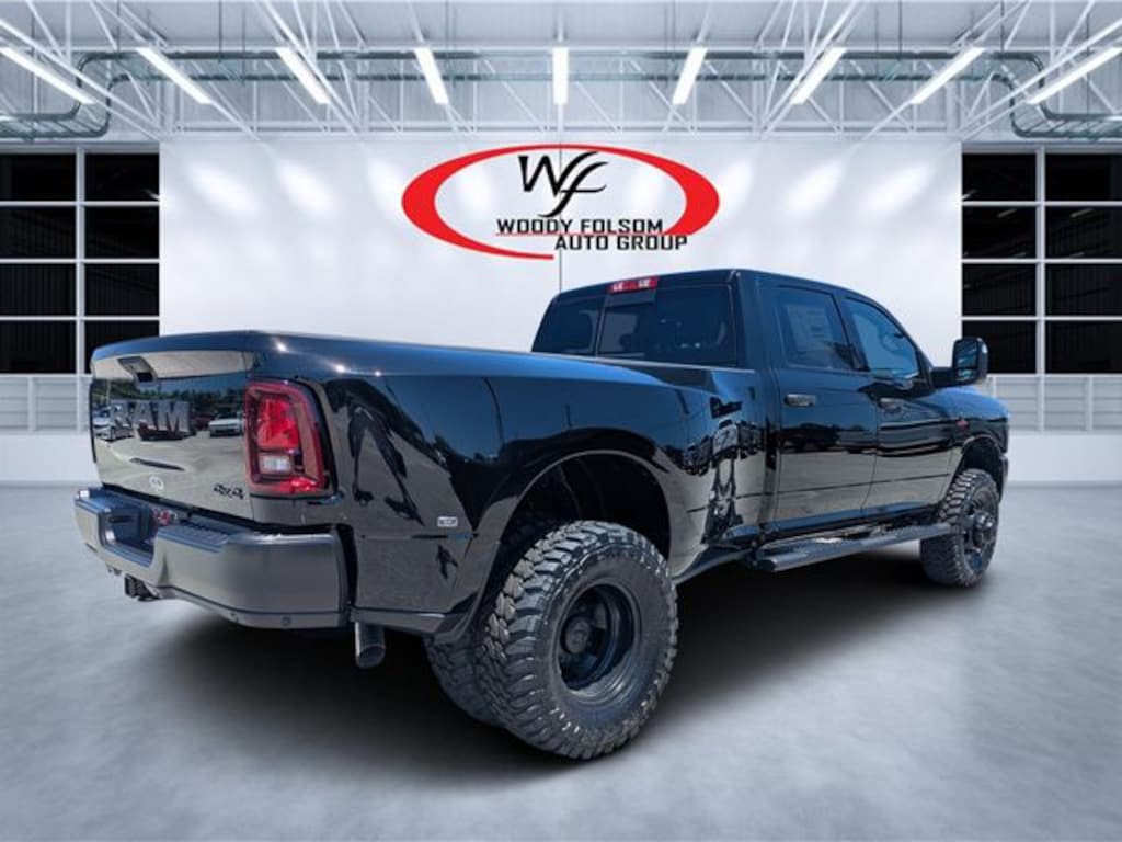 New 2026 Ram 3500 TRADESMAN CREW CAB 4X4 8' BOX Pickup