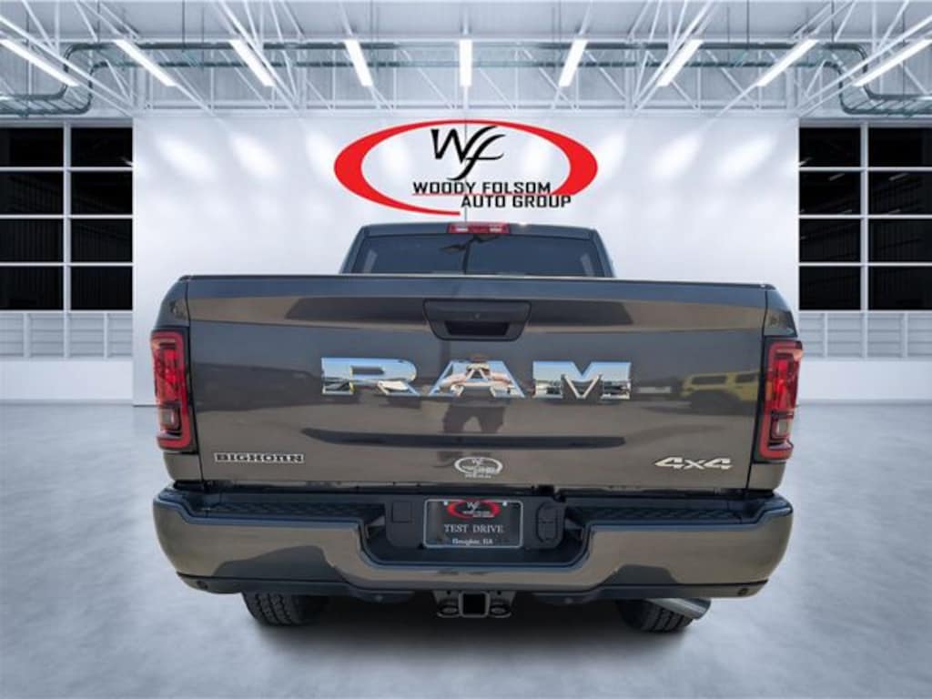 New 2026 Ram 2500 BIG HORN CREW CAB 4X4 6'4 BOX Pickup