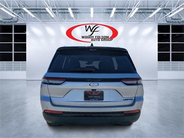 2025 Jeep Grand Cherokee Limited Sport photo 3