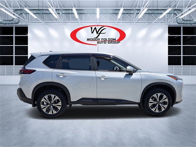 2023 Nissan Rogue SV photo 2
