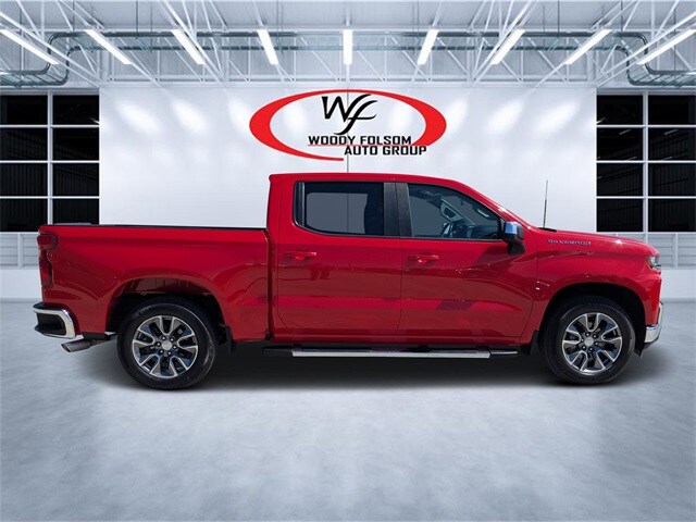 2022 Chevrolet Silverado 1500 LT photo 2