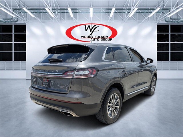 2022 Lincoln Nautilus Standard photo 3