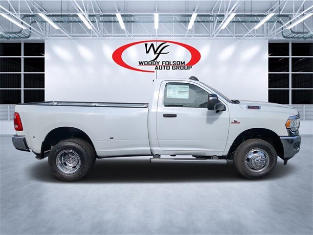 2024 Ram 3500 Tradesman photo 2