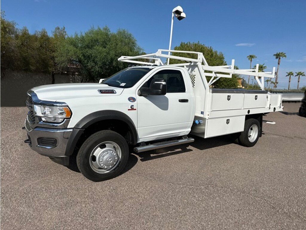 New 2026 Ram 4500 Chassis Cab TRADESMAN CREW 4X4 60' CA Pickup
