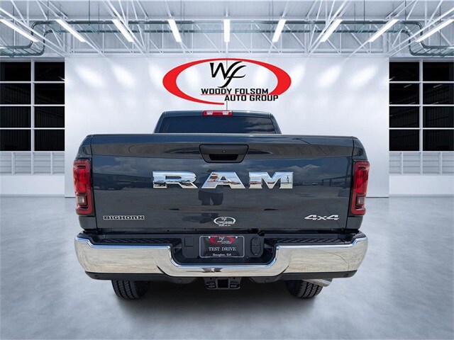 2025 Ram 2500 Big Horn photo 3