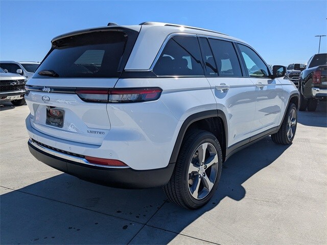 2025 Jeep Grand Cherokee Limited photo 2