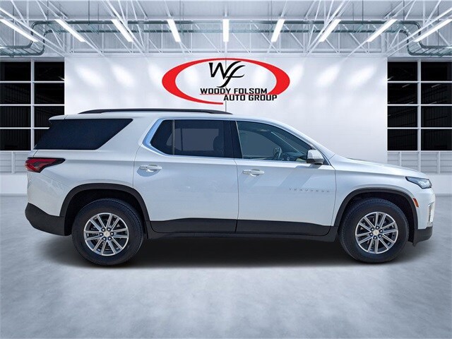 2023 Chevrolet Traverse Cloth 1LT photo 2