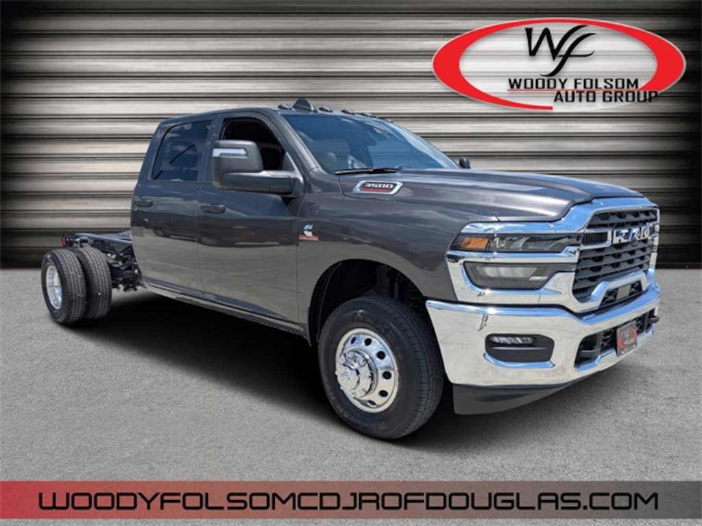 New 2025 Ram 3500 Chassis Cab 3500 TRADESMAN CREW CAB CHASSIS 4X4 60' CA Pickup