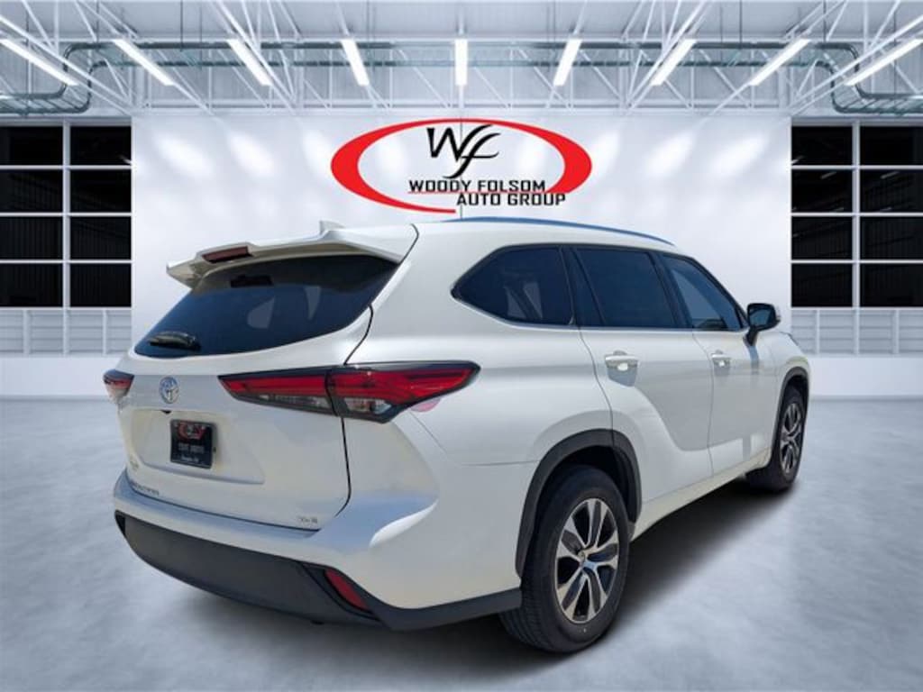 Used 2021 Toyota Highlander XLE SUV