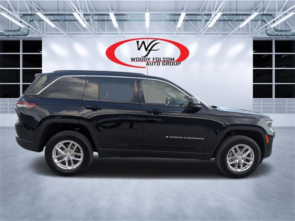 New 2025 Jeep Grand Cherokee LAREDO X 4X2 Sport Utility