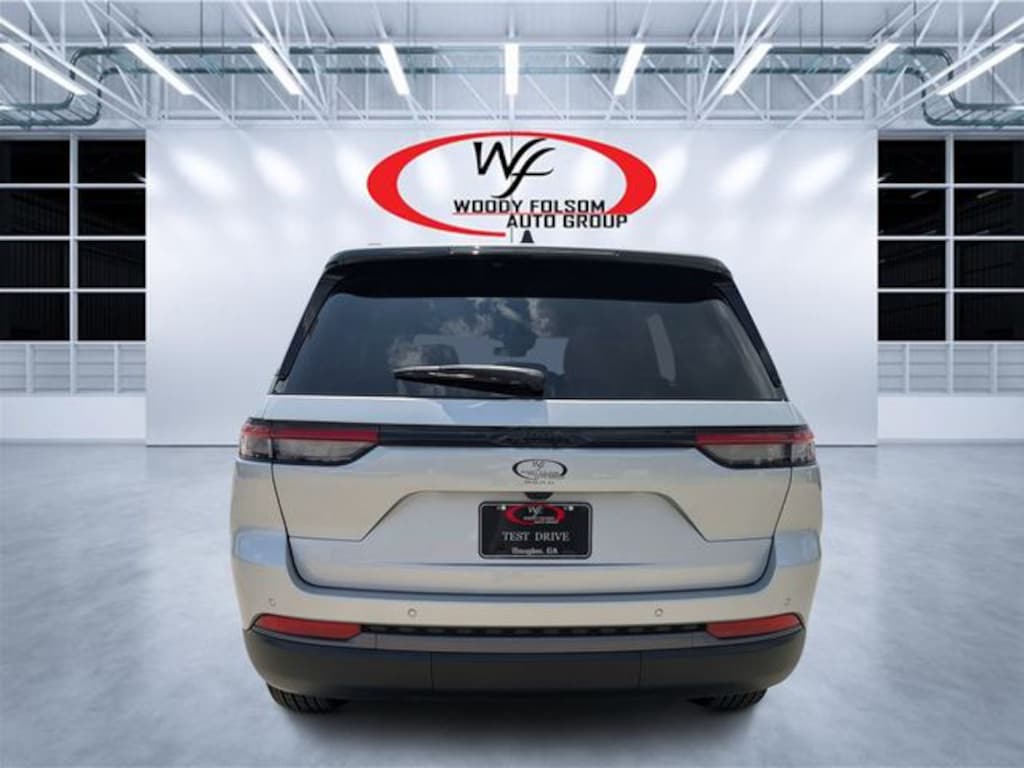New 2026 Jeep Grand Cherokee LAREDO ALTITUDE 4X2 Sport Utility