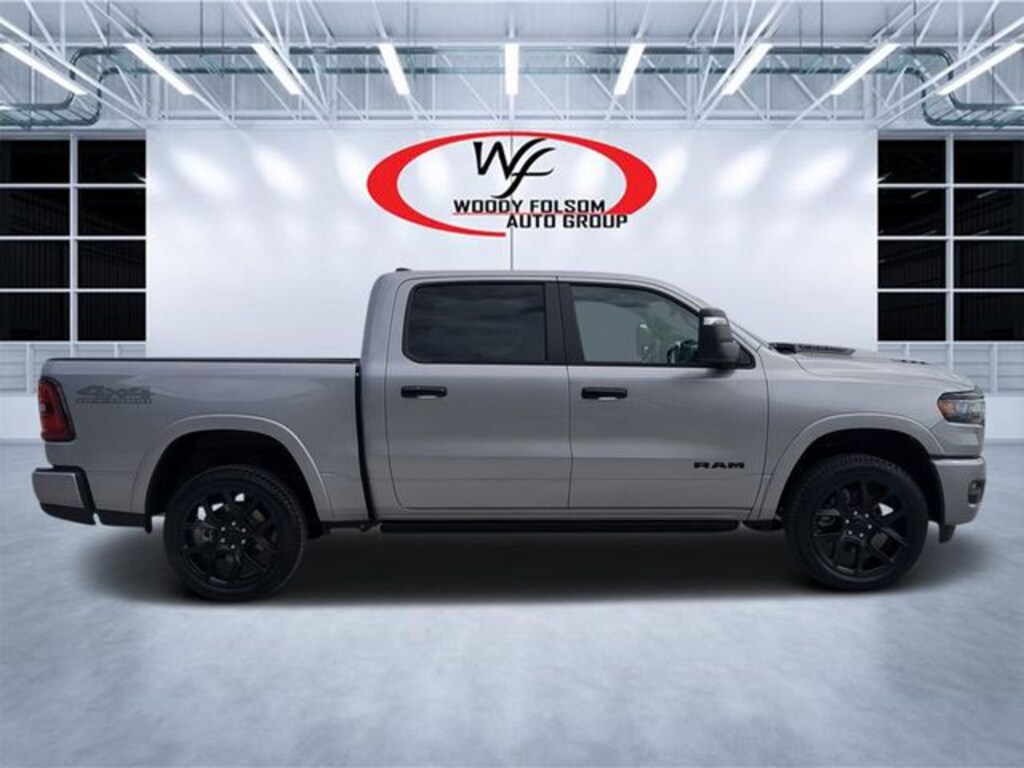 New 2025 Ram 1500 LARAMIE CREW CAB 4X4 5'7 BOX Pickup