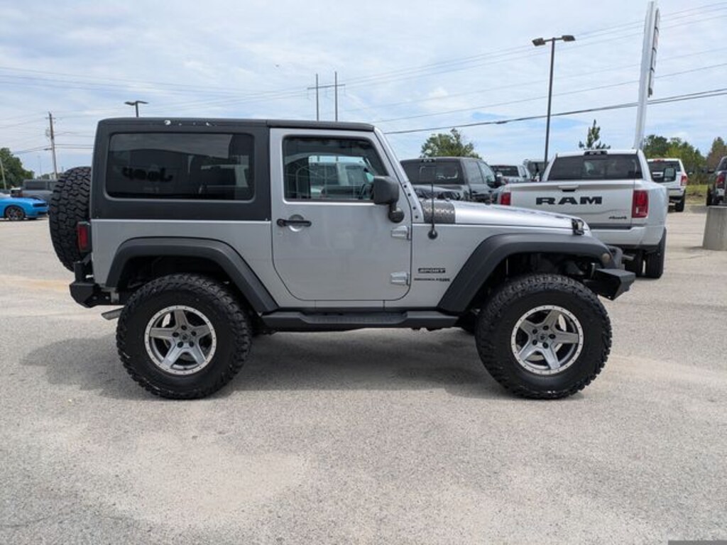 Used 2018 Jeep Wrangler JK Sport 4x4 SUV