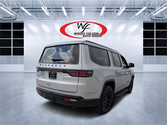 2025 Jeep Wagoneer Carbide Series II photo 3