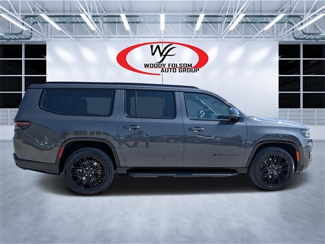 2025 Jeep Wagoneer L Series II Carbide photo 2