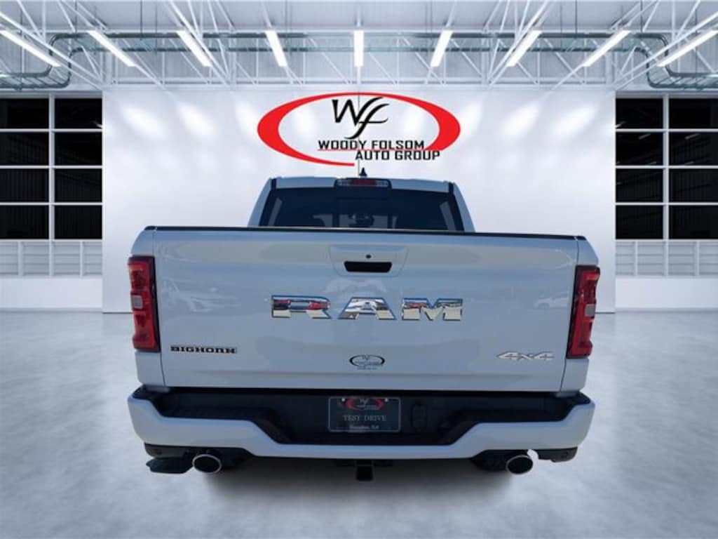 New 2026 Ram 1500 BIG HORN CREW CAB 4X4 5'7 BOX Pickup