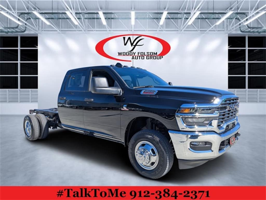 New 2026 Ram 3500 Chassis Cab 3500 TRADESMAN CREW CAB CHASSIS 4X4 60' CA Pickup