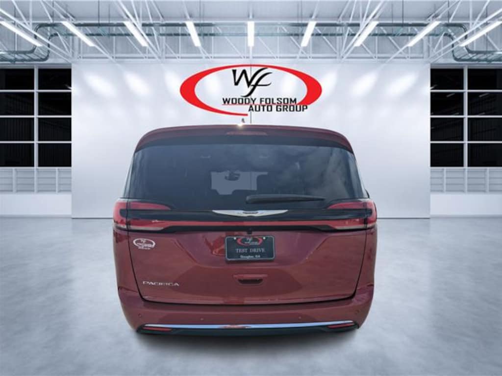 New 2026 Chrysler Pacifica SELECT Passenger Van