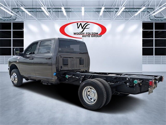 2025 Ram 3500 Tradesman photo 3