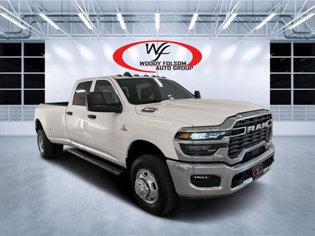 New 2026 Ram 3500 TRADESMAN CREW CAB 4X4 8' BOX Pickup