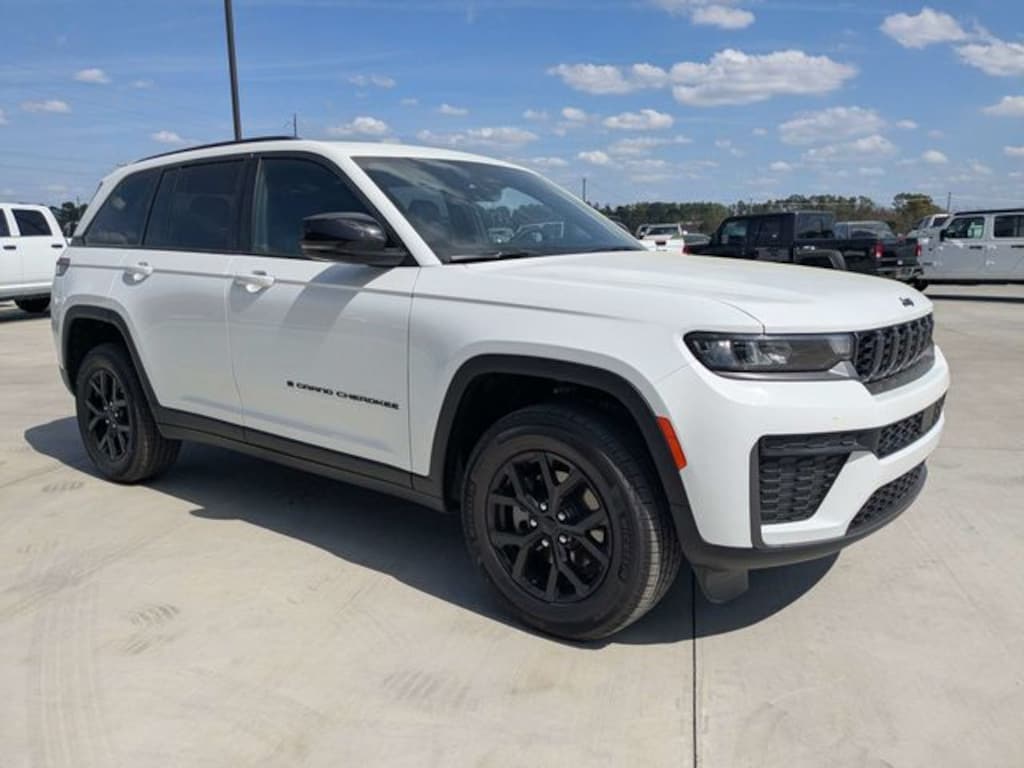 New 2026 Jeep Grand Cherokee LAREDO ALTITUDE 4X4 Sport Utility