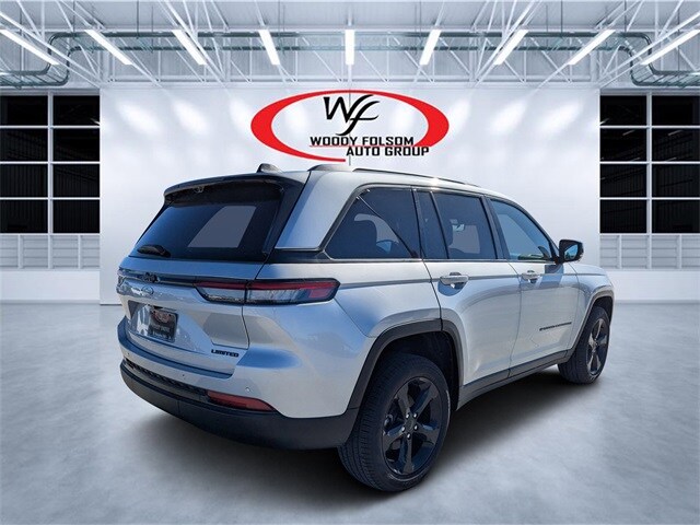 2025 Jeep Grand Cherokee Limited Sport photo 2