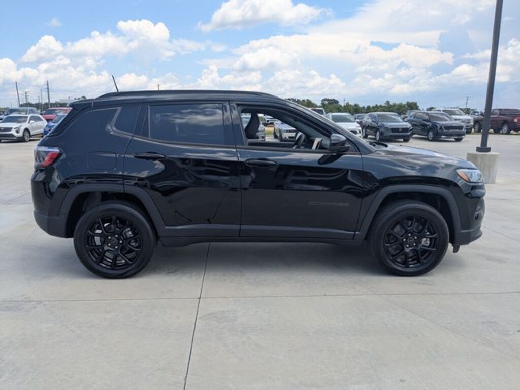 New 2026 Jeep Compass LATITUDE ALTITUDE 4X4 Sport Utility