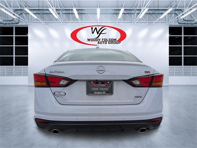 2024 Nissan Altima 2.5 SR photo 3