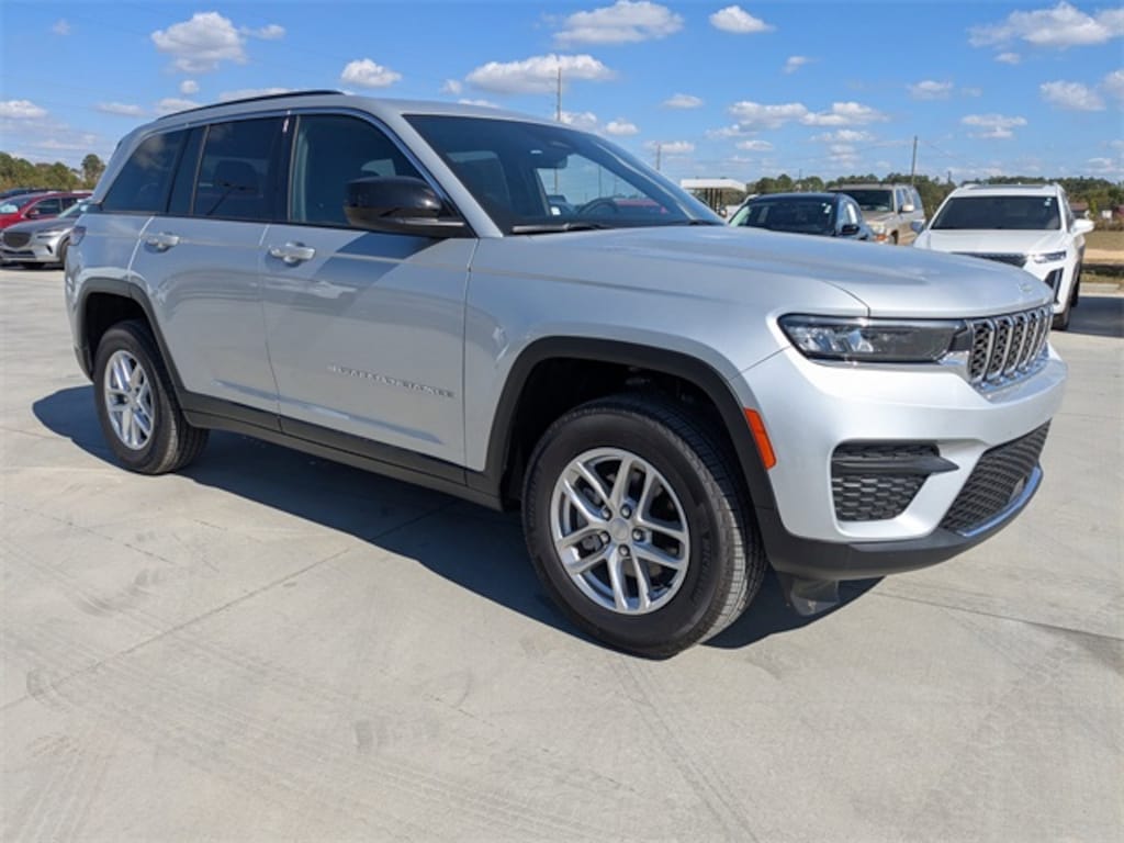 New 2025 Jeep Grand Cherokee LAREDO X 4X2 Sport Utility