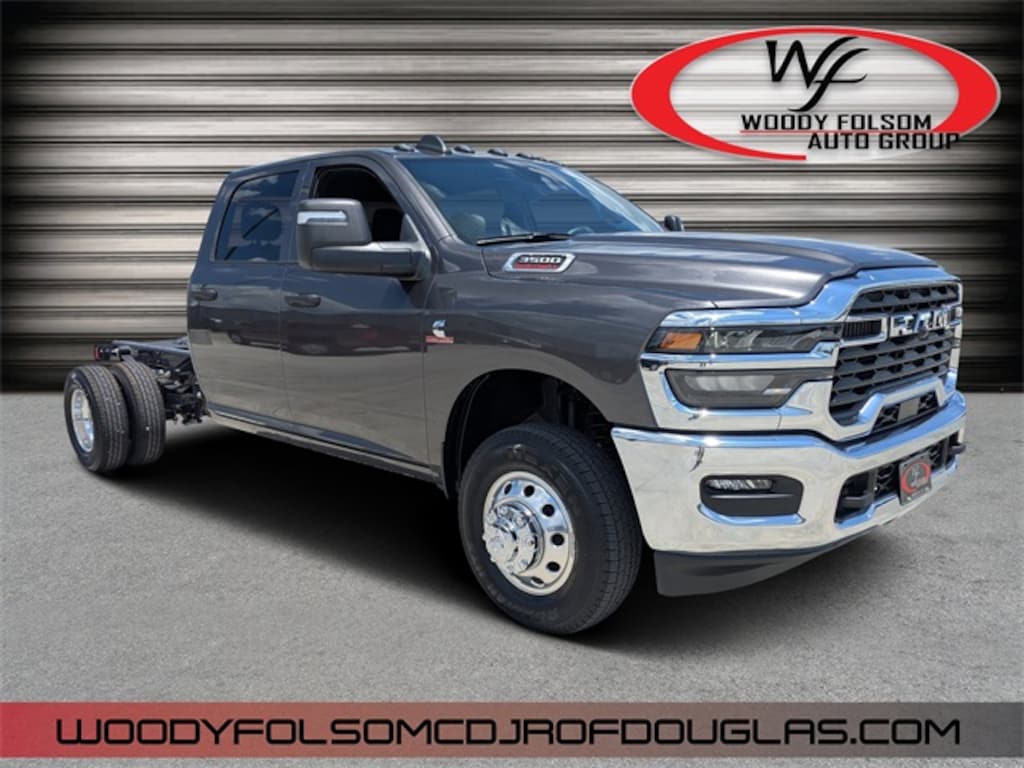 New 2025 Ram 3500 Chassis Cab 3500 TRADESMAN CREW CAB CHASSIS 4X4 60' CA Pickup