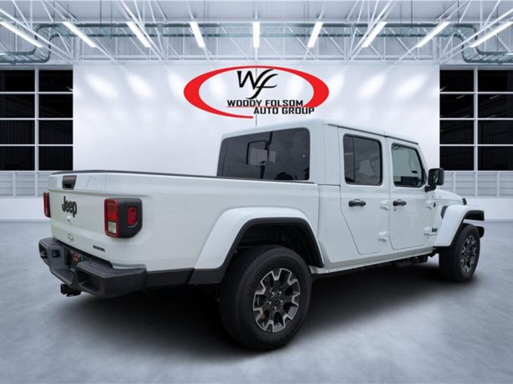 New 2026 Jeep Gladiator SAHARA 4X4 Pickup