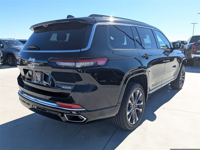 2025 Jeep Grand Cherokee Overland photo 4