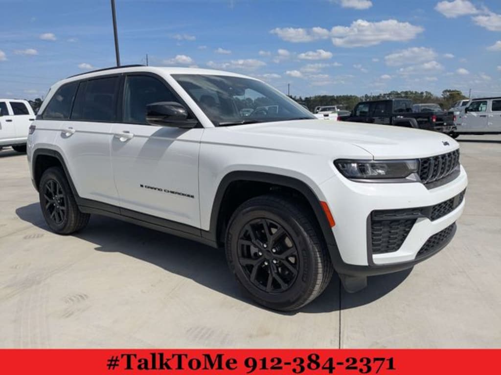 New 2026 Jeep Grand Cherokee LAREDO ALTITUDE 4X4 Sport Utility