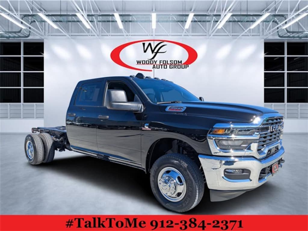 New 2026 Ram 3500 Chassis Cab 3500 TRADESMAN CREW CAB CHASSIS 4X4 60' CA Pickup
