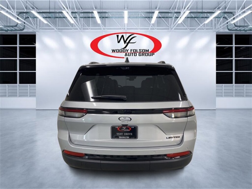 New 2025 Jeep Grand Cherokee LIMITED 4X2 Sport Utility