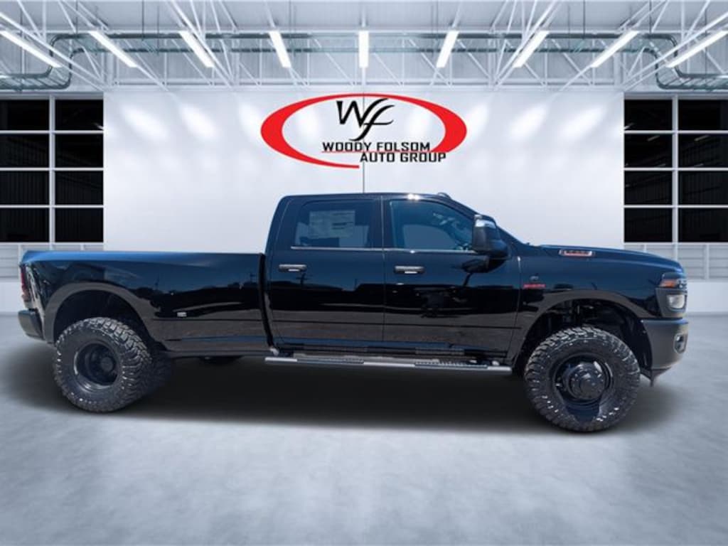 New 2026 Ram 3500 TRADESMAN CREW CAB 4X4 8' BOX Pickup