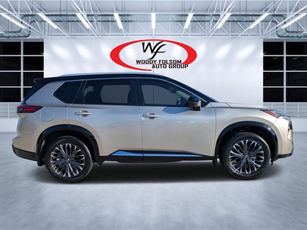 Used 2025 Nissan Rogue Platinum SUV