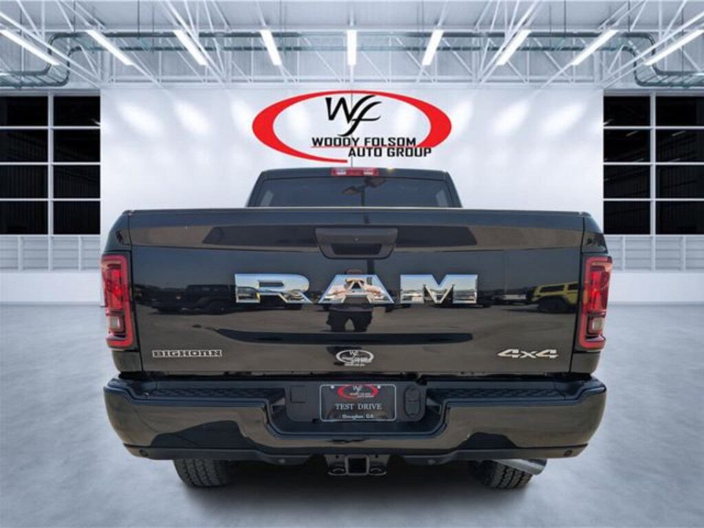 New 2026 Ram 2500 BIG HORN CREW CAB 4X4 6'4 BOX Pickup