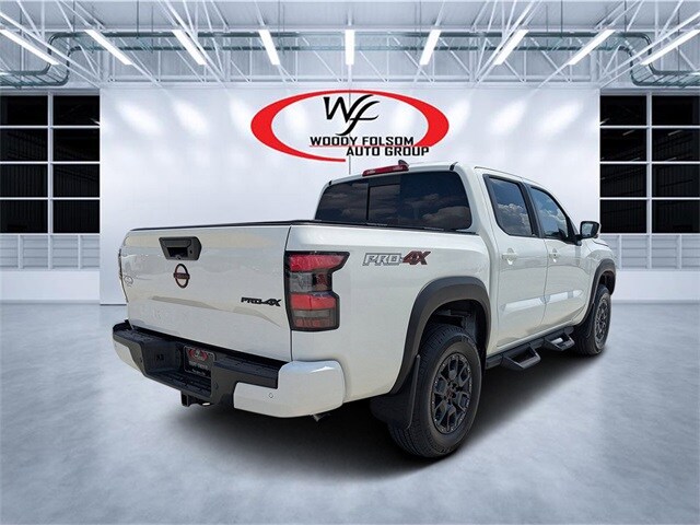 2024 Nissan Frontier Crew Cab PRO-4X photo 2