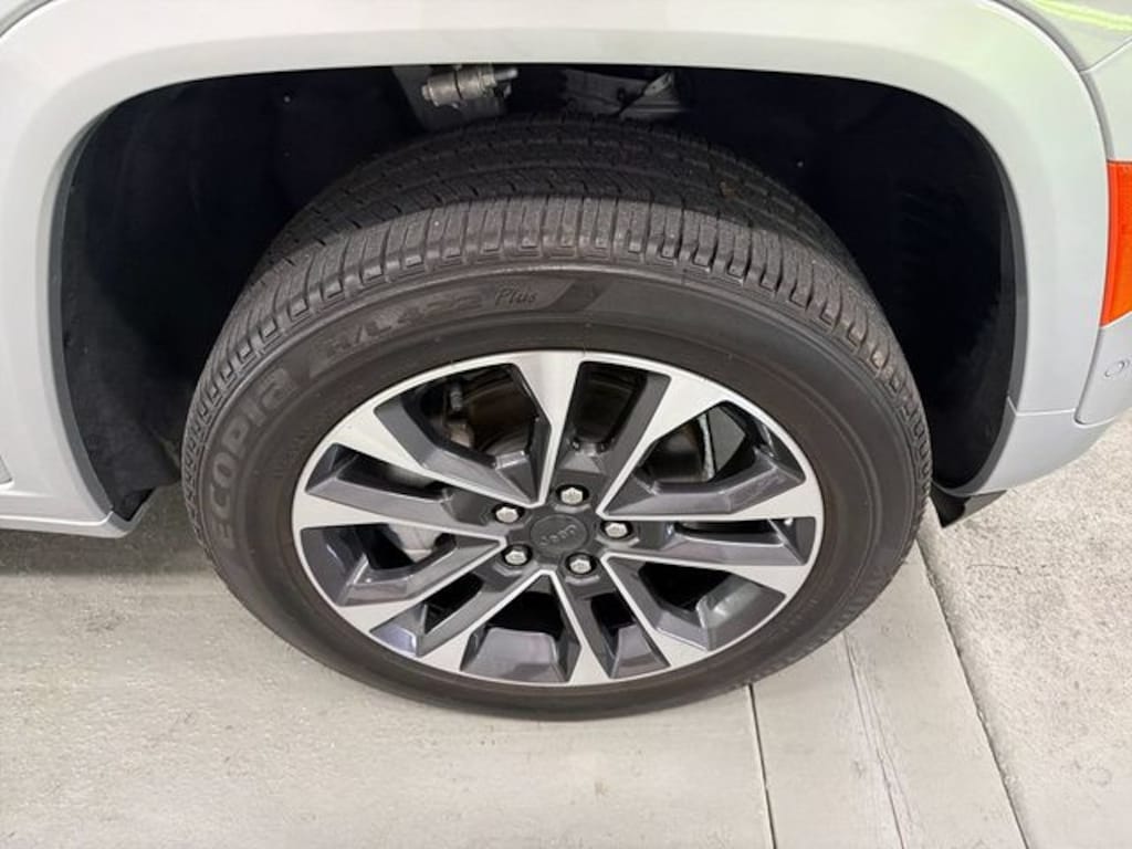 Used 2025 Jeep Grand Cherokee Overland SUV