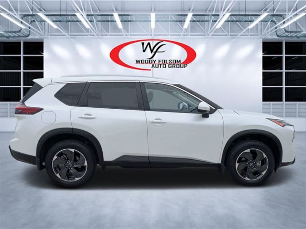 Used 2024 Nissan Rogue SV SUV