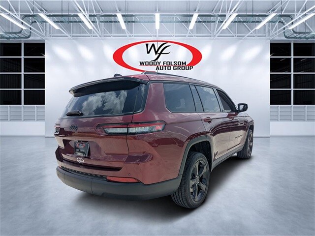 2025 Jeep Grand Cherokee Altitude photo 2