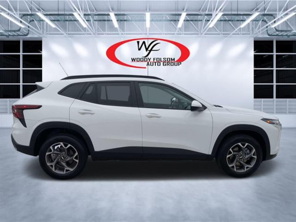 Used 2025 Chevrolet Trax LT SUV