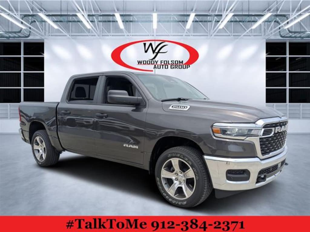 New 2026 Ram 1500 TRADESMAN CREW CAB 4X4 5'7 BOX Pickup