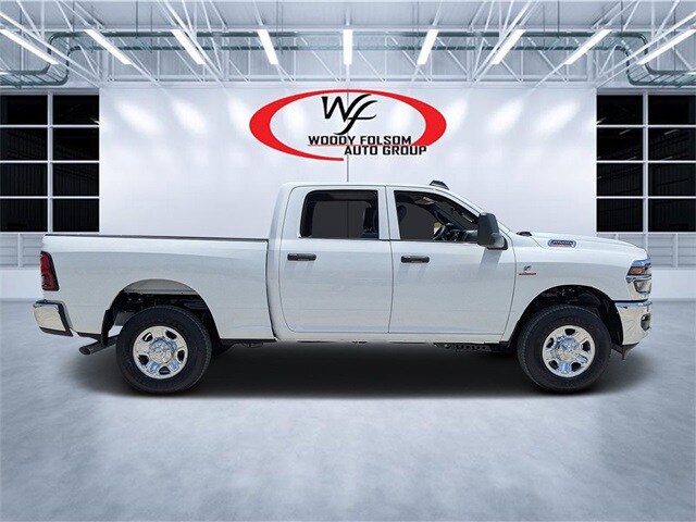 2025 Ram 2500 Tradesman photo 2