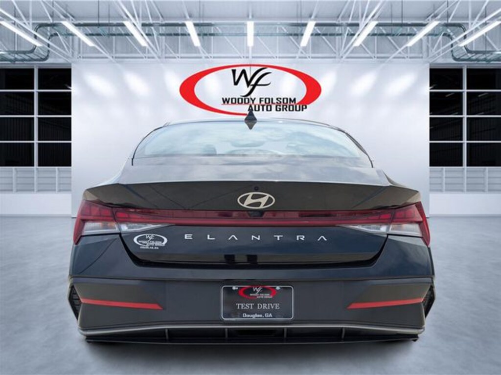 Used 2025 Hyundai Elantra SEL Convenience Sedan