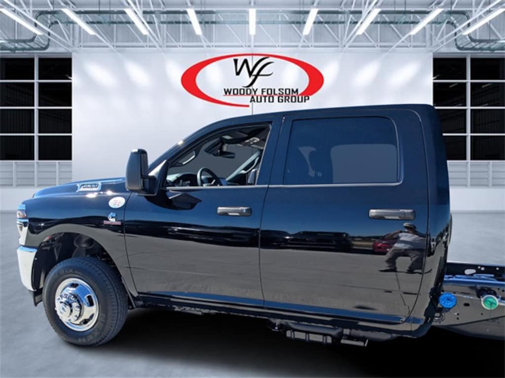 New 2026 Ram 3500 Chassis Cab 3500 TRADESMAN CREW CAB CHASSIS 4X4 60' CA Pickup