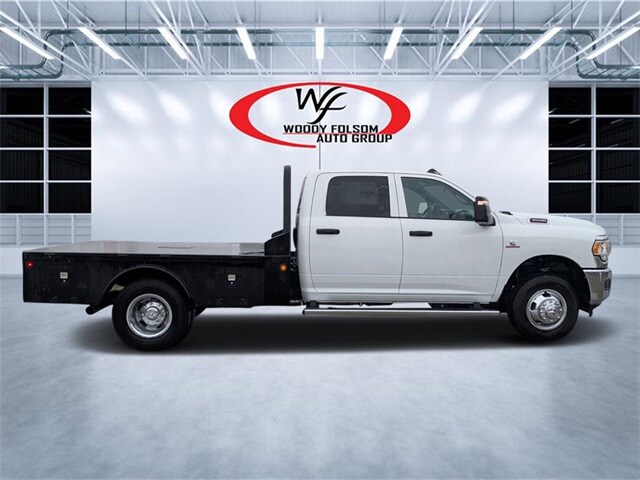 2024 Ram 3500 Tradesman photo 2